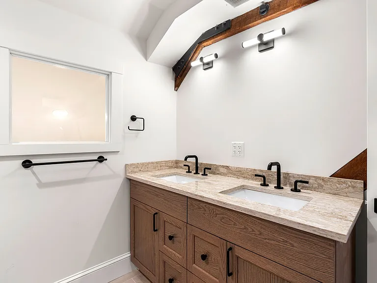 Guest On-suite double sink