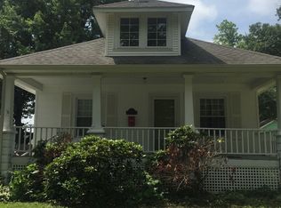 1006 W Main Cross St, Taylorville, IL 62568