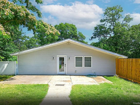 2nd image of 33 Robin Road