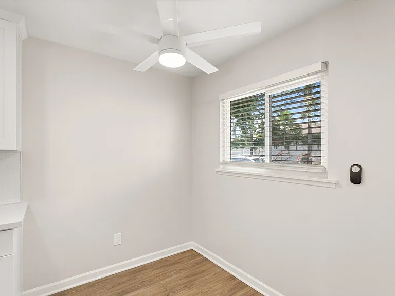 Vista Palms Apartment Homes- Yucaipa, CA — Photo 15