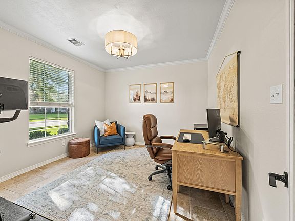 5th image of 968 Ponte Serra Dr