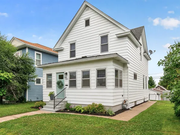 1074 Galtier St, Saint Paul, MN 55117
