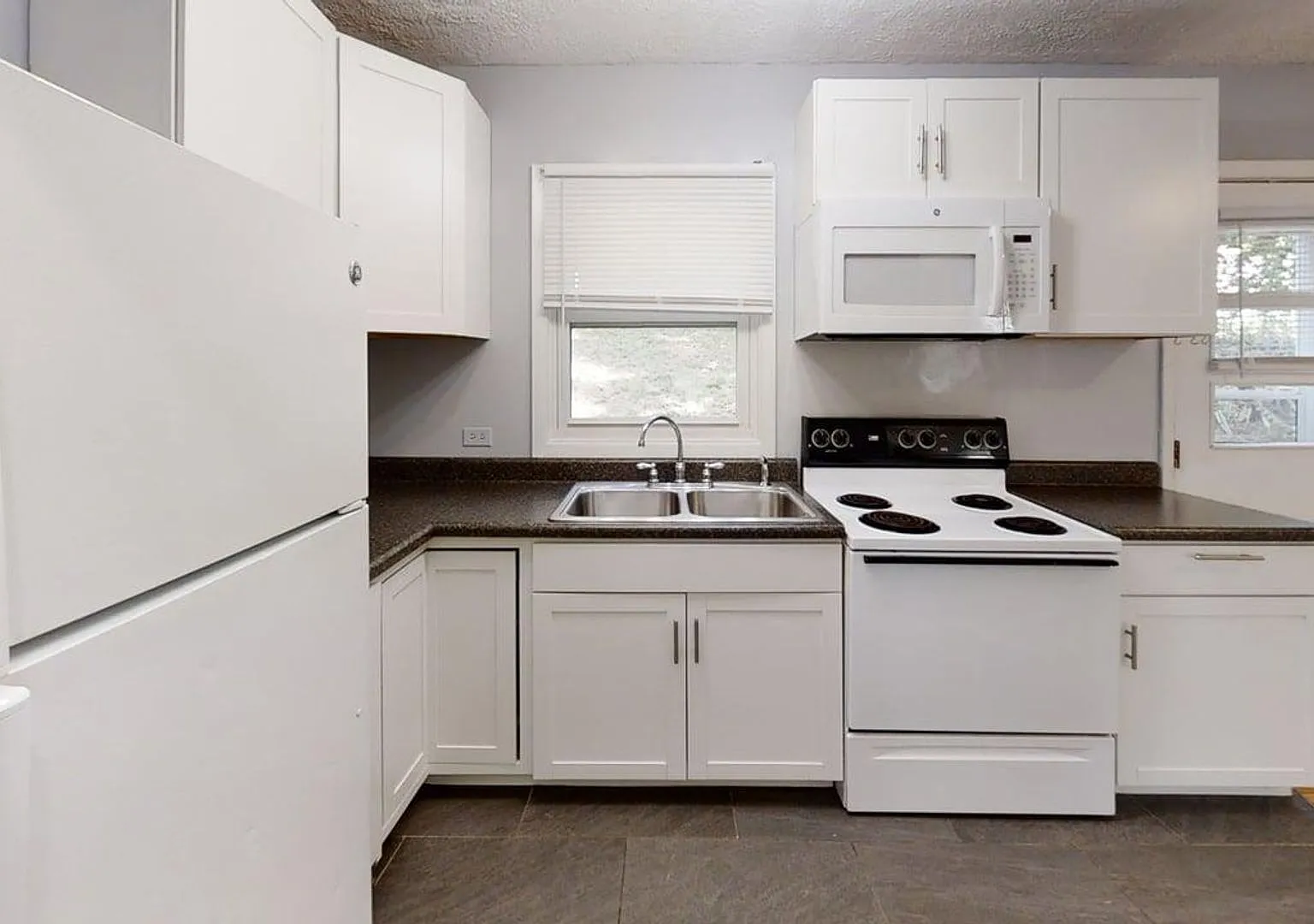 1107 River Court — Photo 4