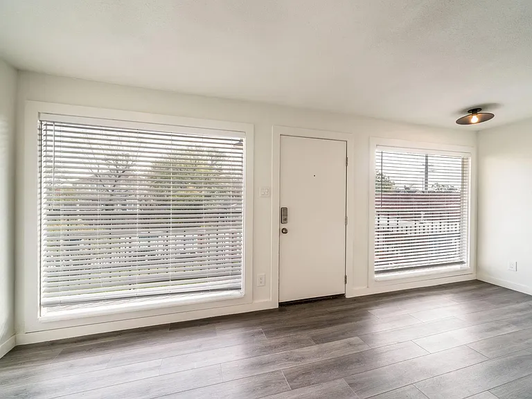 1309 Blair St #2 — Photo 14