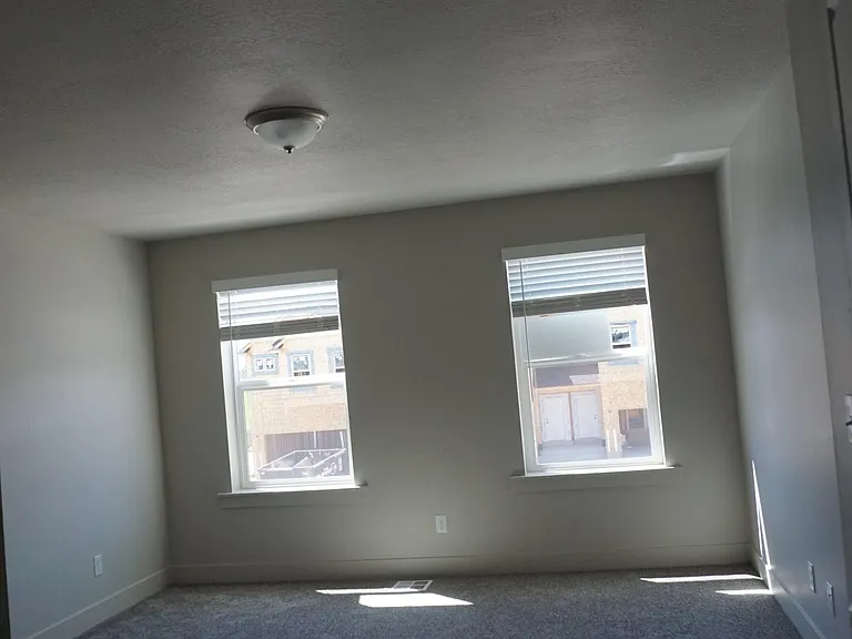 2632 E 600 N — Photo 10