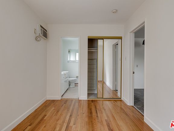 2nd image of 10541-10543 Moorpark St