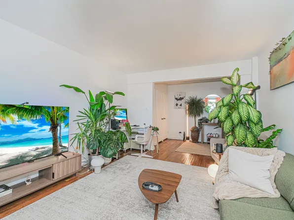 2140 Knapp Street image 4 of 21