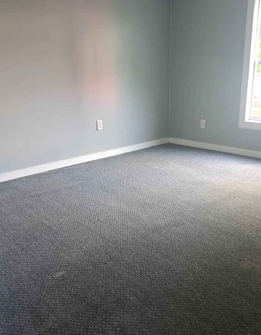 3 bed, 940 sqft, $750 — Photo 2