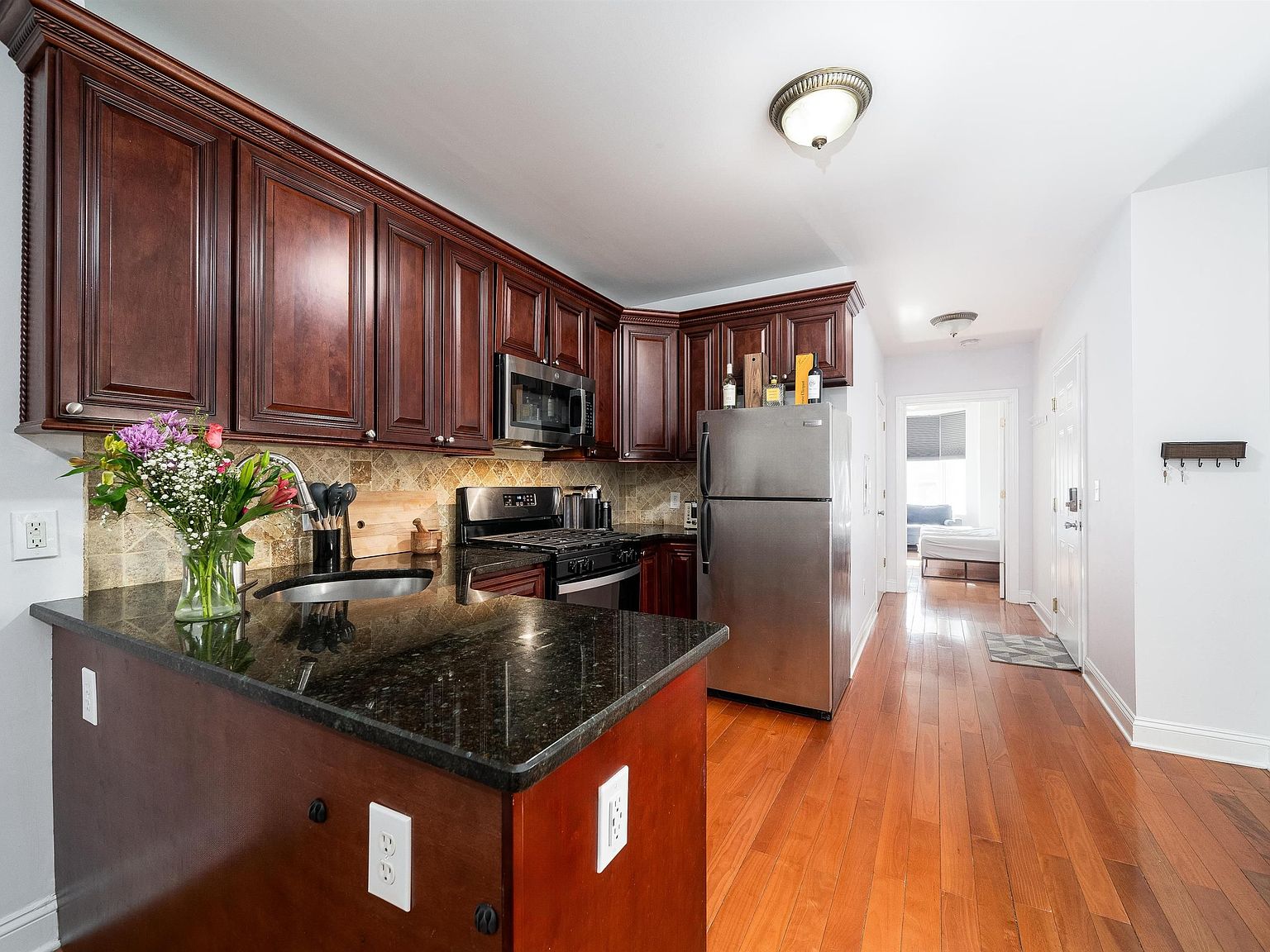 100 Leonard St APT 1R, Jersey City, NJ 07307 Zillow