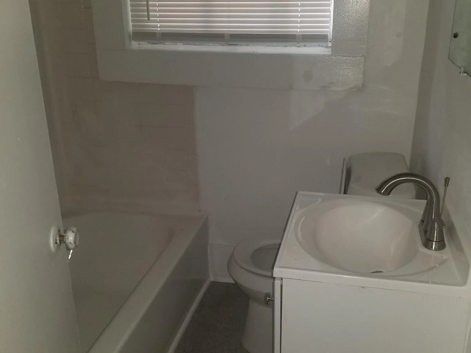 4 bed, 1800 sqft, $1,375 — Photo 4