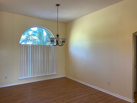 2nd image of 2771 Crumplehorn Ln