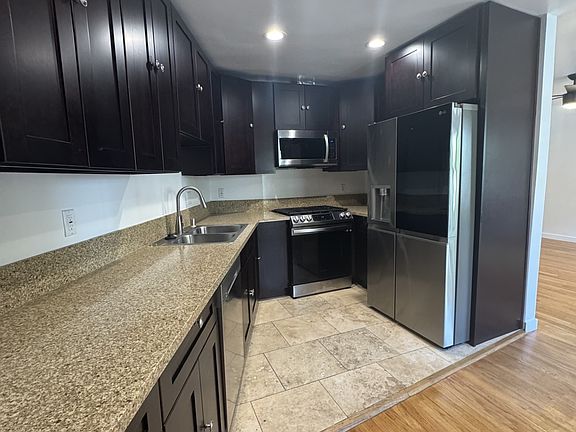 2nd image of 855 Moraga Dr APT 7