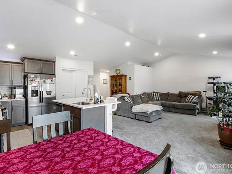 1120 W Aspen Rd — Photo 4