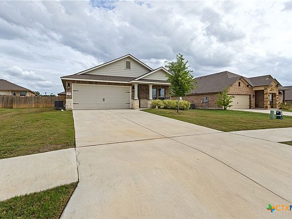 3rd image of 2405 Elba Dr