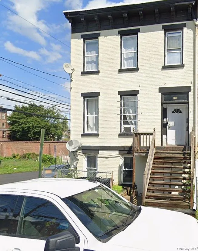 2 bed, $1,800 — Photo 1