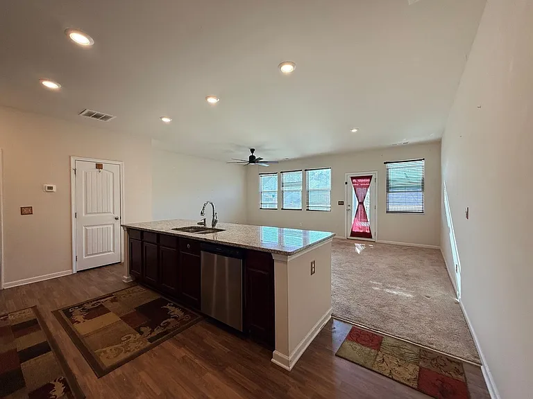532 Ruths Dr — Photo 4