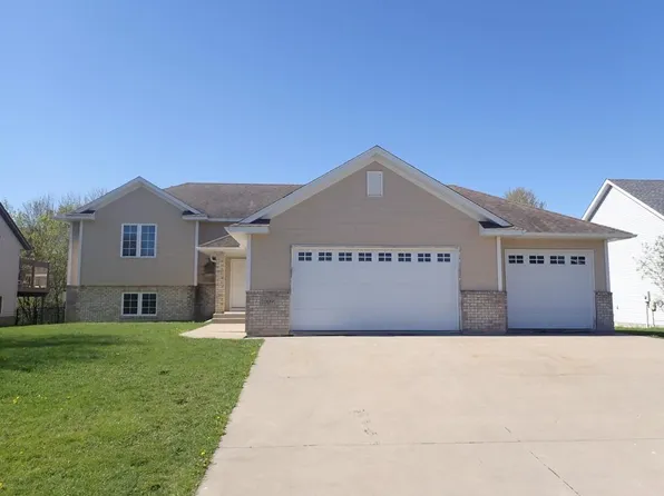 1009 Bluff Heights Dr SE, Lonsdale, MN 55046