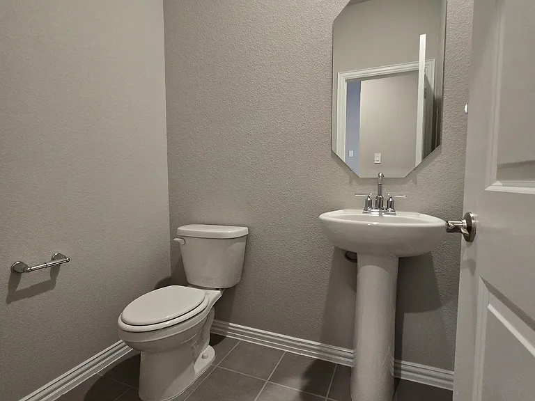 2223 Cliff Springs Dr — Photo 14