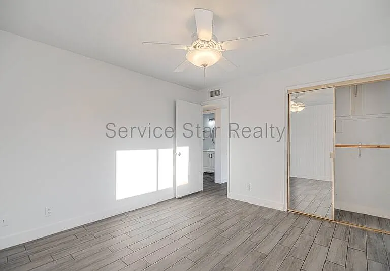 518 E Huntington Dr #3 — Photo 8