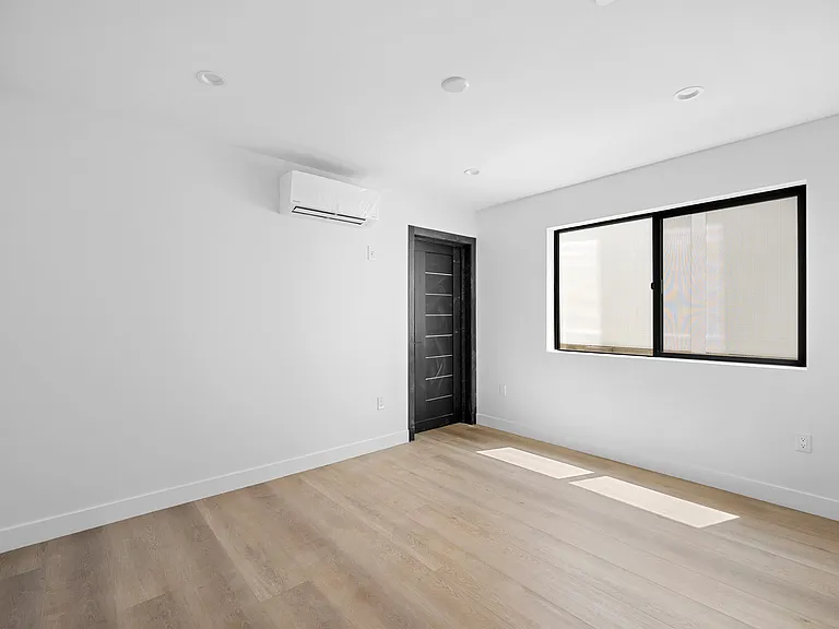 7610 Machrea St #10 — Photo 12