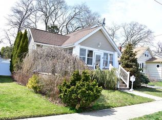 119 Mitchell St, Bellmore, NY 11710
