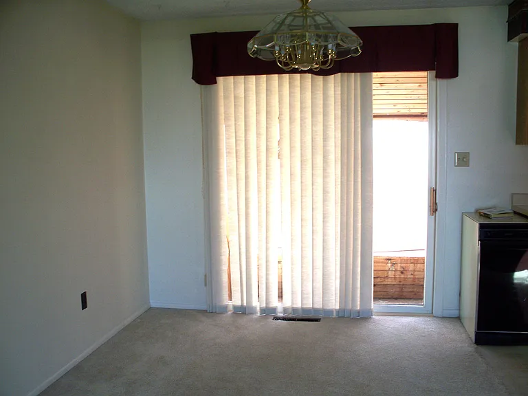 1621 Stuart St — Photo 5