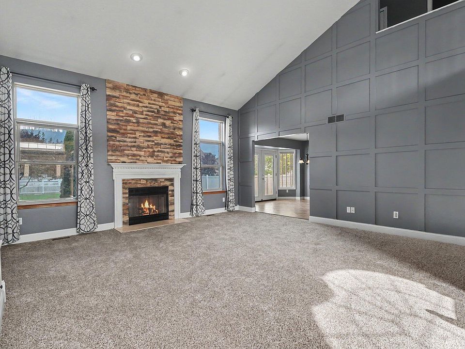24788 Foxmoor Blvd, Woodhaven, MI 48183 | MLS #26043265 | Zillow