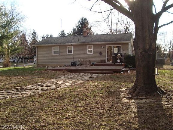 2nd image of 4506 Bonanza Dr NE