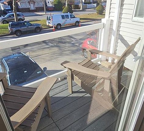 3rd image of 558 Lincoln Blvd