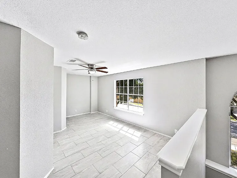 4902 Crestwood Hill Dr — Photo 25