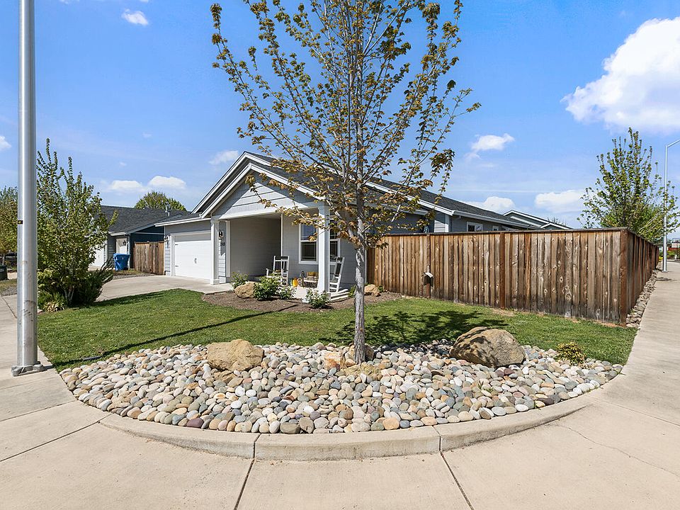 1st image of 3949 Connor Dr