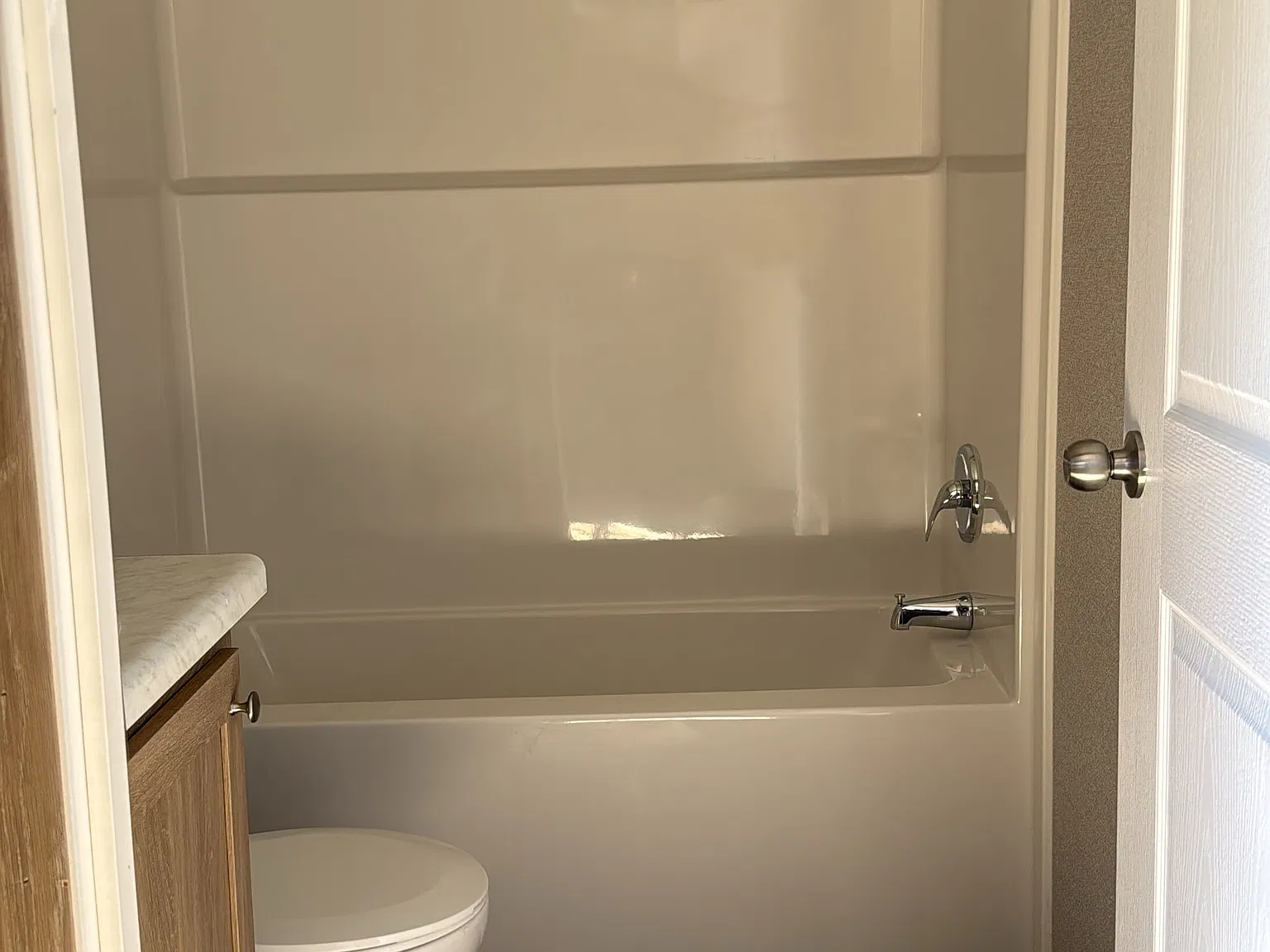 3 bed, 1300 sqft, $1,900 — Photo 4