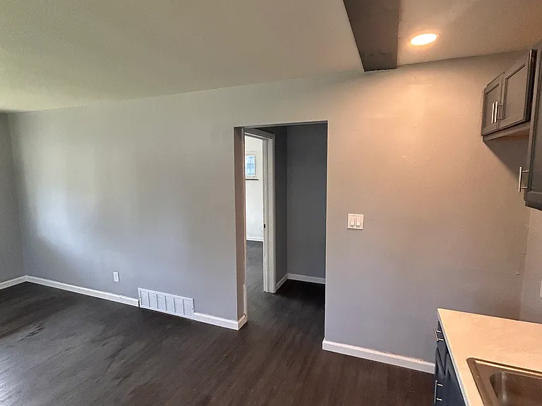 112 S Warren Ave #106 — Photo 6