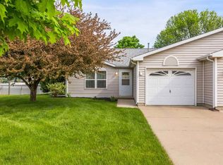 1118 Hummingbird Cir, Waterloo, IA 50702