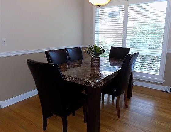 3rd image of 617 Linwood Blvd