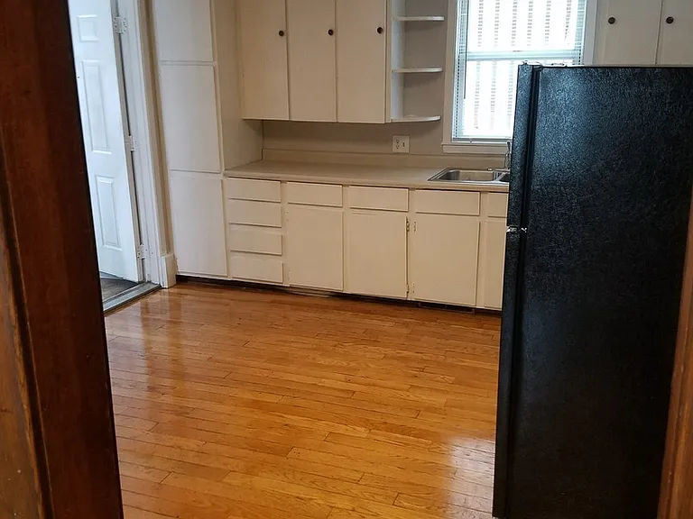 1002 Burr — Photo 19