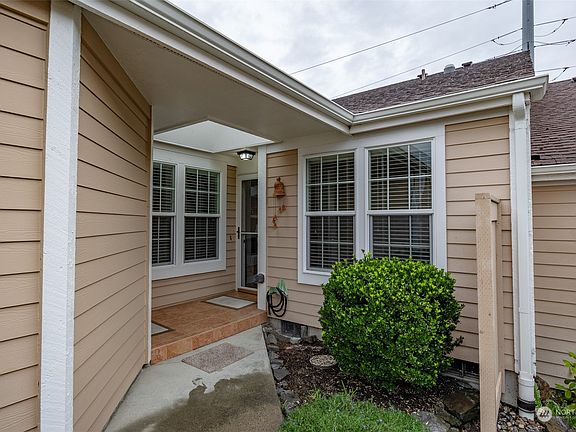 3rd image of 2536 N Narrows Drive #26