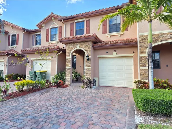 3777 SE 1st St, Homestead, FL 33033