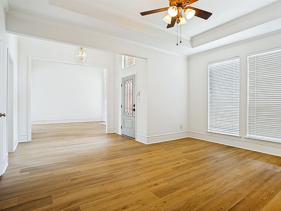 3rd image of 2417 Redfield Dr