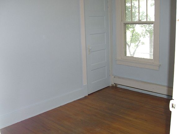 2 main floor bedrooms