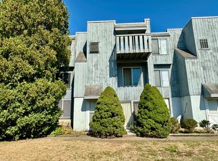 4 Birch Ln UNIT F, East Haven, CT 06513