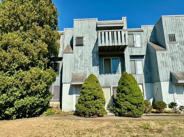 4 Birch Lane #F, East Haven, CT 06513