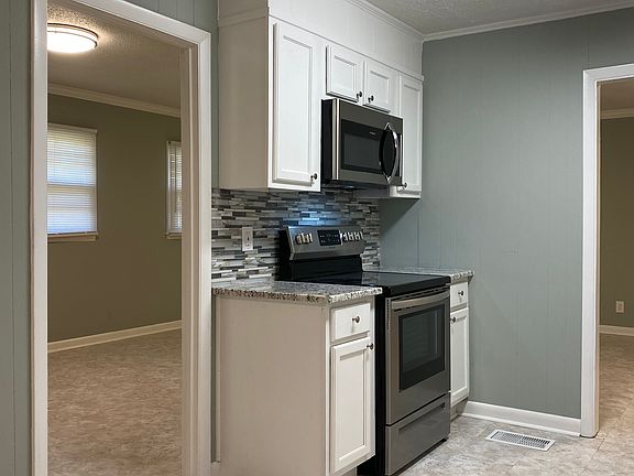 5th image of 105 Park Ln