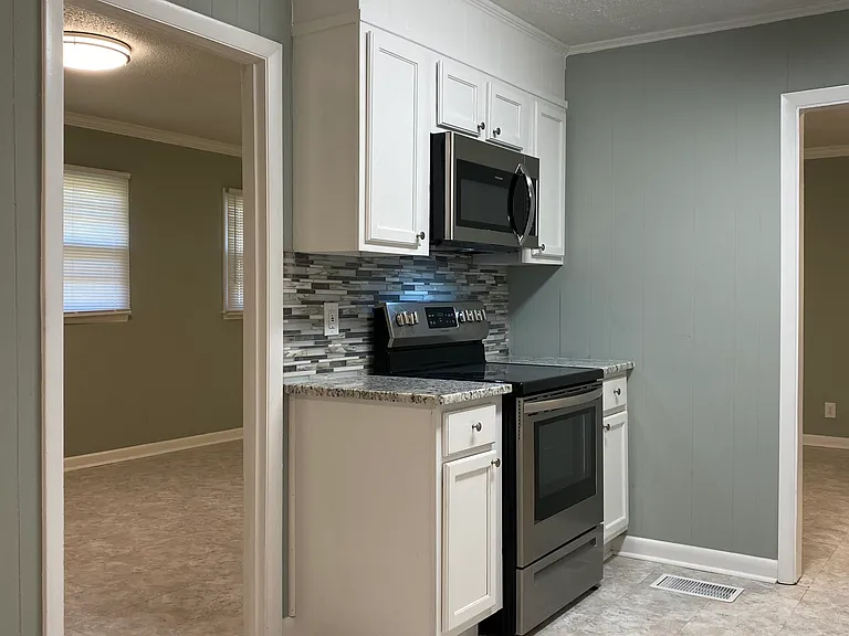 105 Park Ln — Photo 5