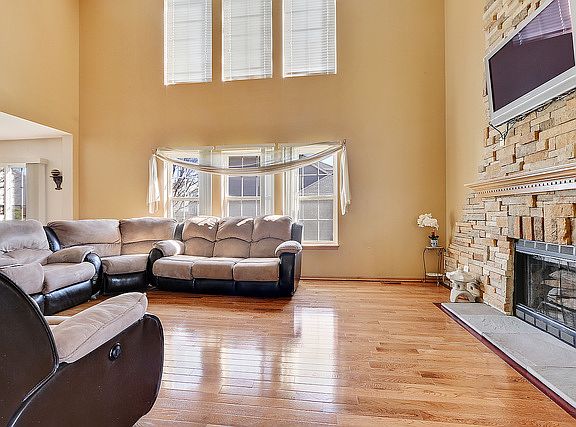 5th image of 17867 Hedgewood Dr