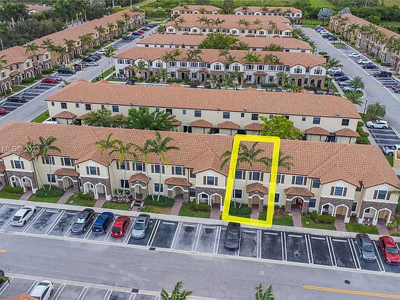 5th image of 3208 SE 5th Ct #3208