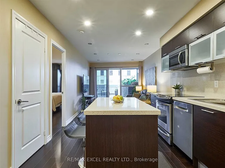 386 Yonge St #503 — Photo 15