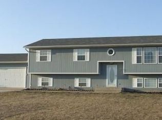 106 E Mount Calvary Rd, Saint Marys, KS 66536