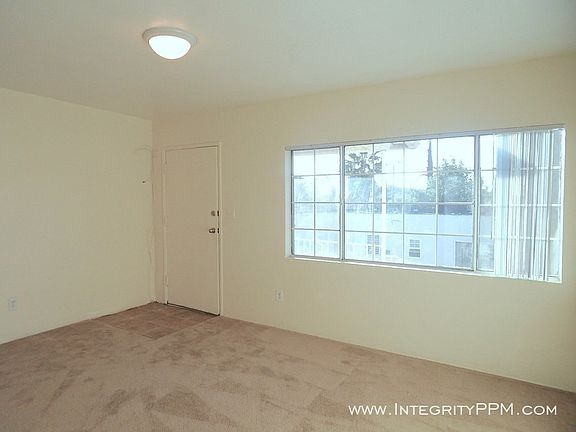 4th image of 4059 42nd St