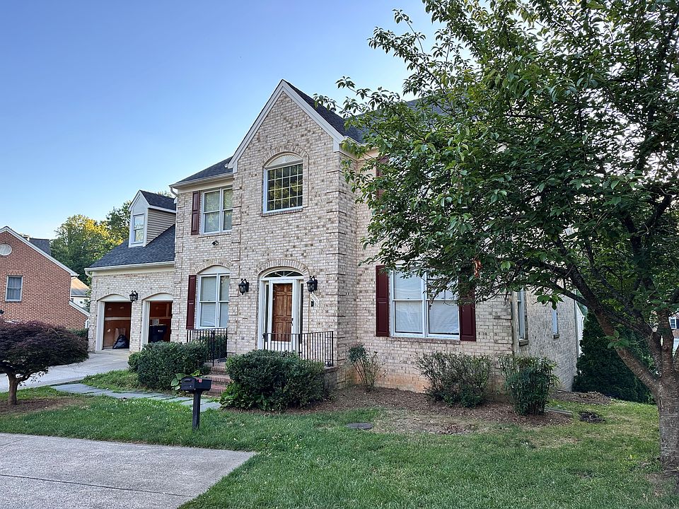 1st image of 10006 Manor Pl